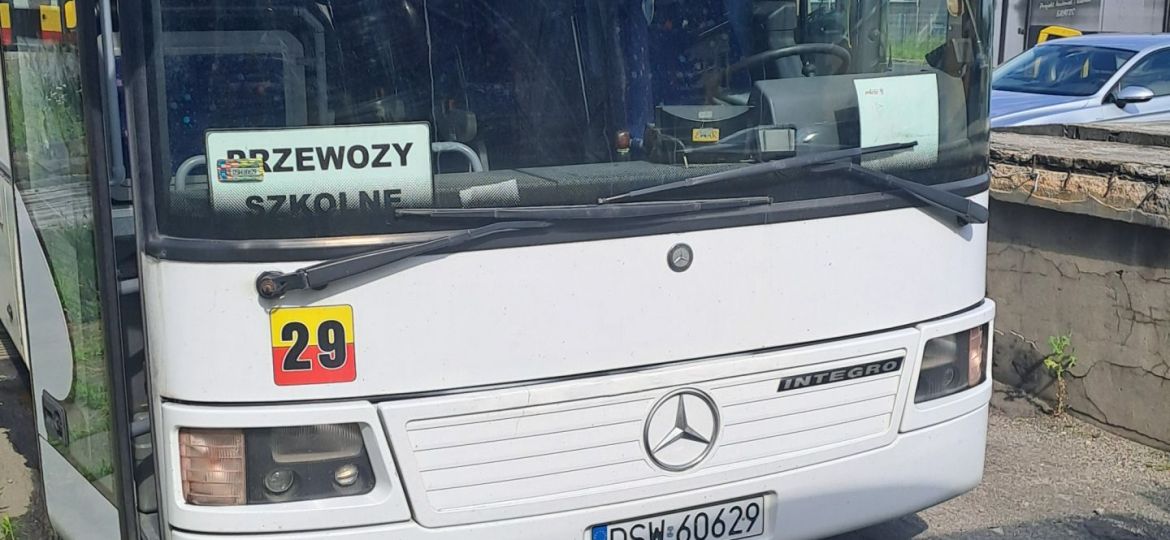 29-1-MERCEDES_O550_2000r