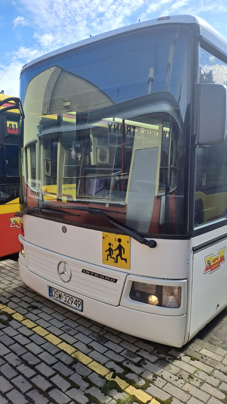 49-1-MERCEDES_Integro_2001r