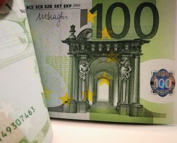 euro-2427201