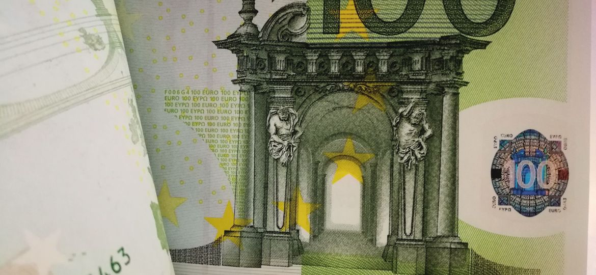 euro-2427201